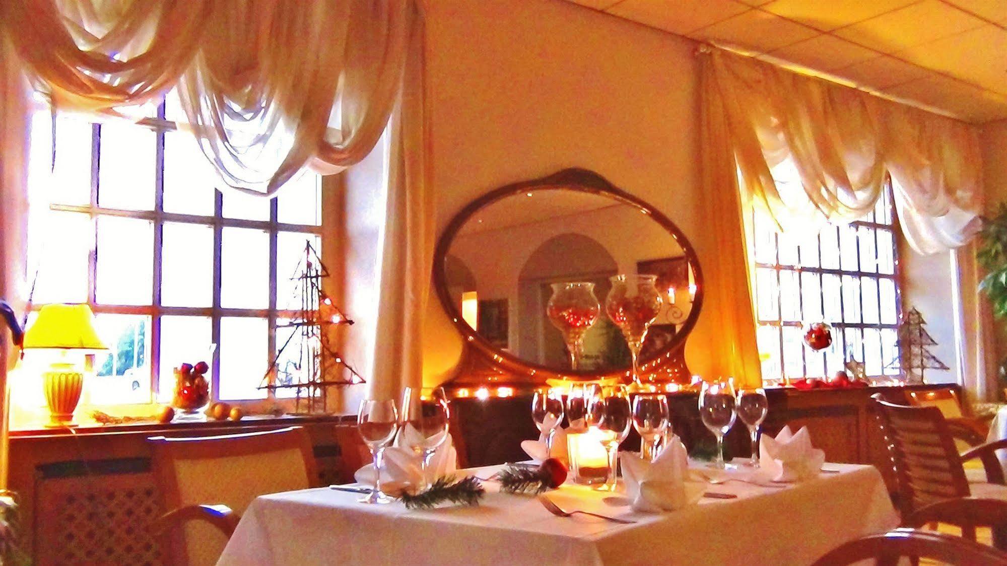 Bach Hotel Porta Westfalica Esterno foto