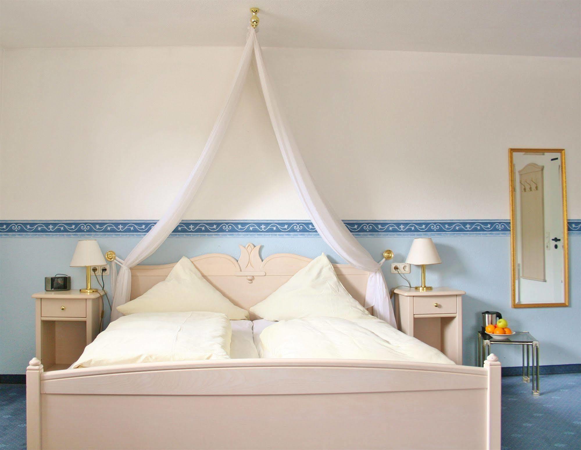 Bach Hotel Porta Westfalica Esterno foto